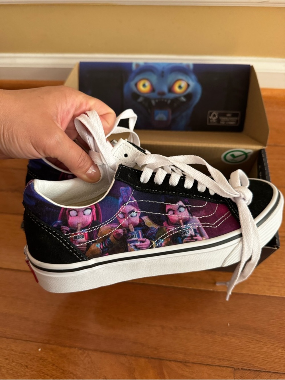 🔥 Vans K-Pop Demon Hunters (Limited Edition) – Size 4.5Y 🔥